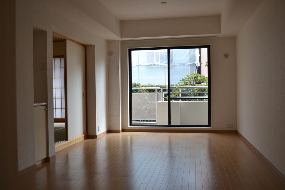 Living. Indoor (10 May 2013) Shooting