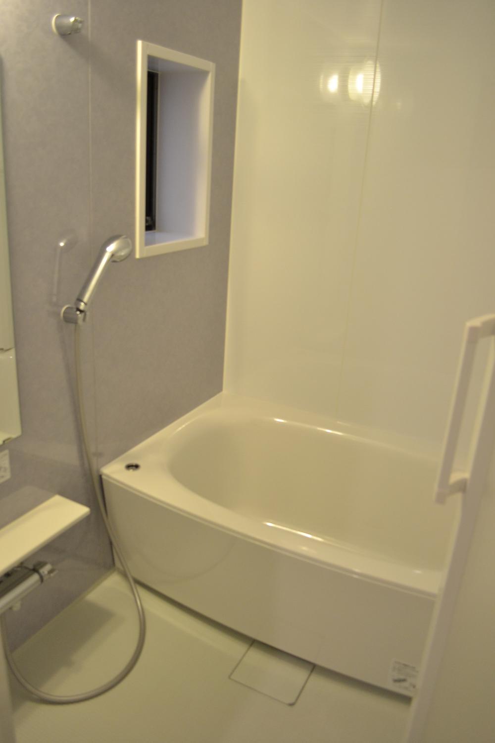 Bathroom. Indoor (10 May 2013) Shooting