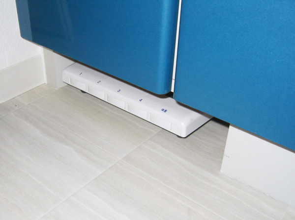 Bathing-wash room.  [Health meter space] Clean and Maeru to vanity feet, Set up a health meter dedicated storage space.