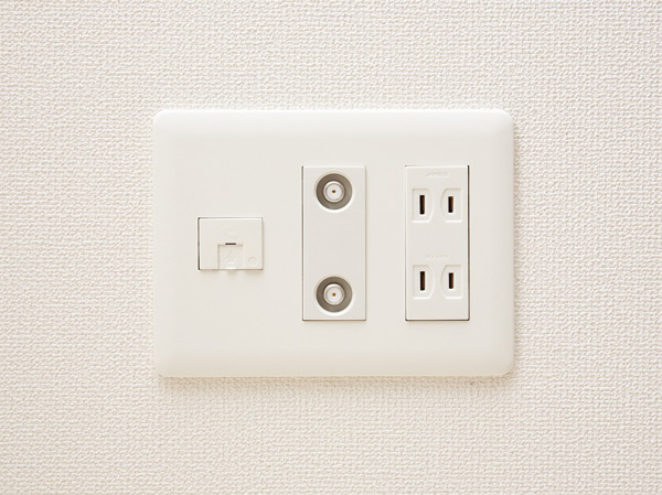 Other.  [Multi-media outlet] LAN in each room ・ TV ・ phone ・ Wiring also neat in a multi-media outlet that summarizes the power.