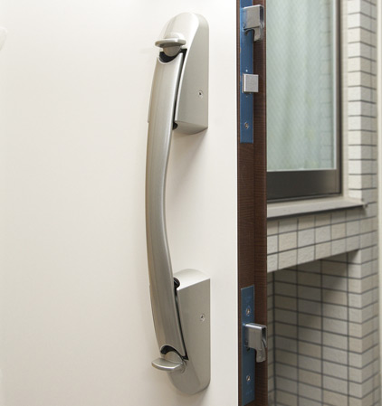 Security.  [Double security thumb turn] Introducing a security thumb that can not turn the knob portion from both sides and not to pinch with your fingers. (Same specifications)