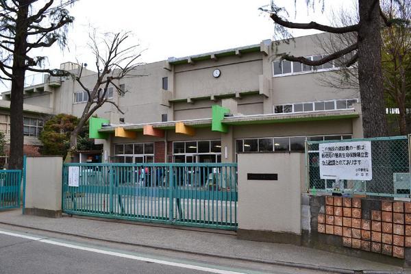 Primary school. Deng 1200m until the first elementary school