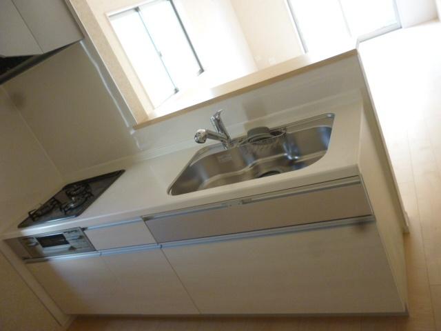 Same specifications photo (kitchen). Felt familiar family.