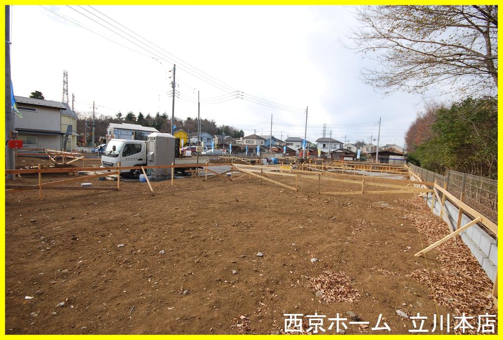 Local appearance photo. Local shooting