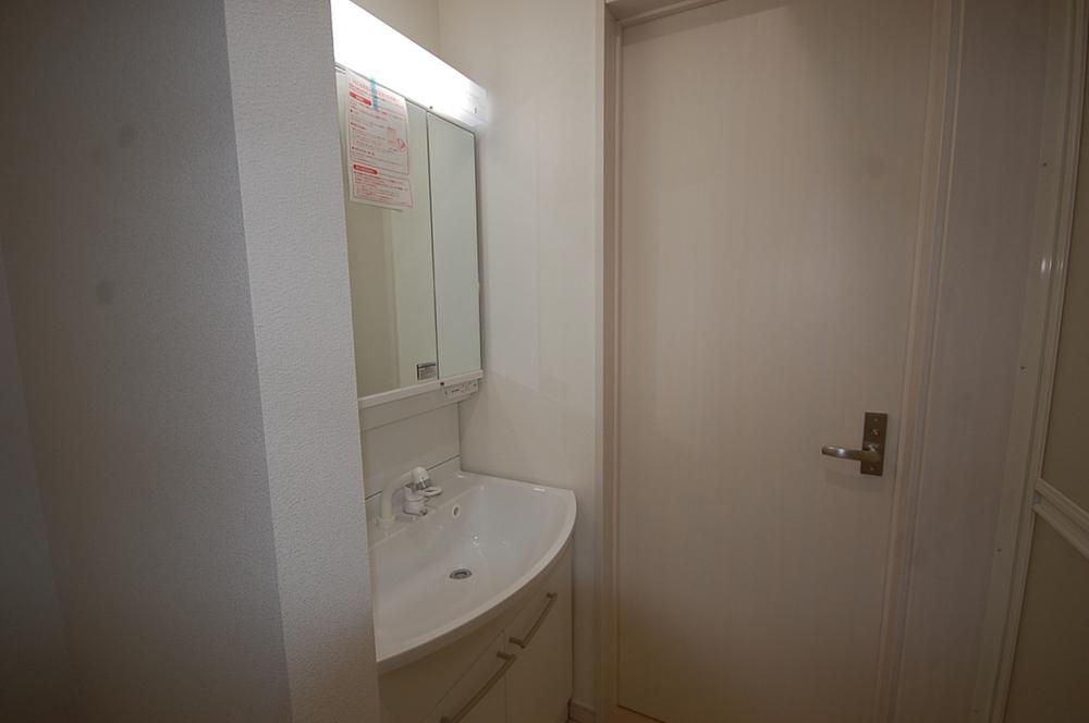 Wash basin, toilet. Local Photos