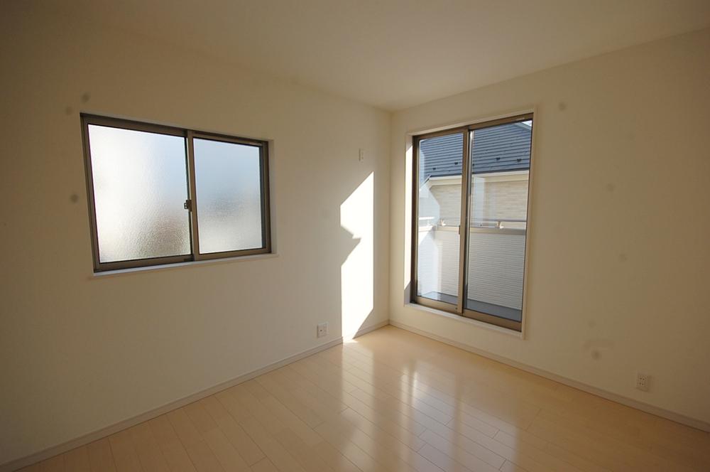 Non-living room. Local Photos