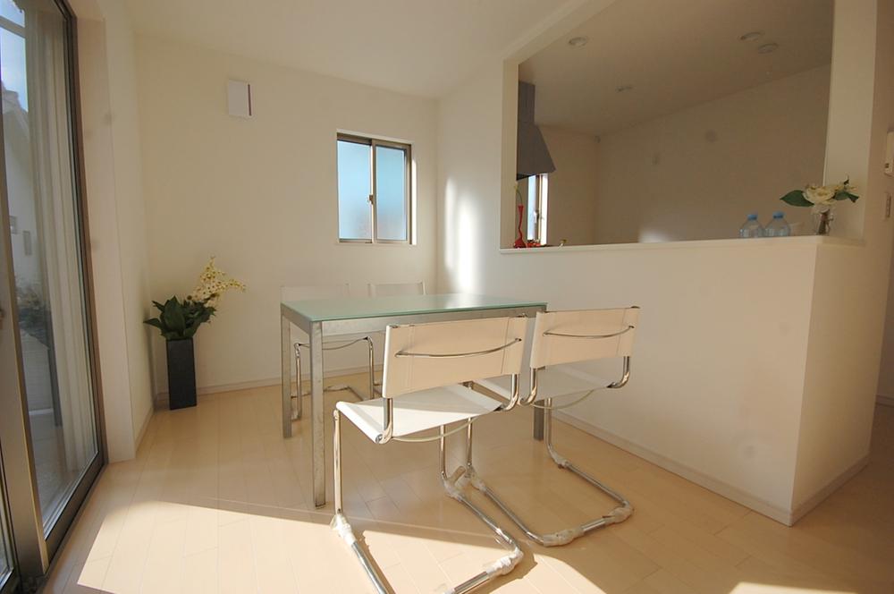 Living. Local Photos