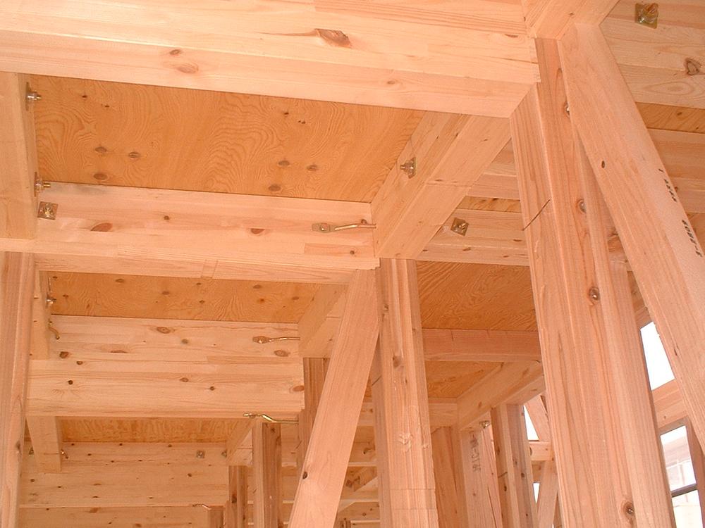 Non-living room. Room under construction By reinforced by the 2013 November junction hardware, We have prevented a more strongly to strain the place that connects the pillars