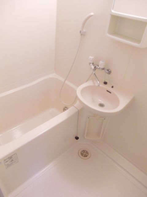 Bath. bath ・ It is another toilet