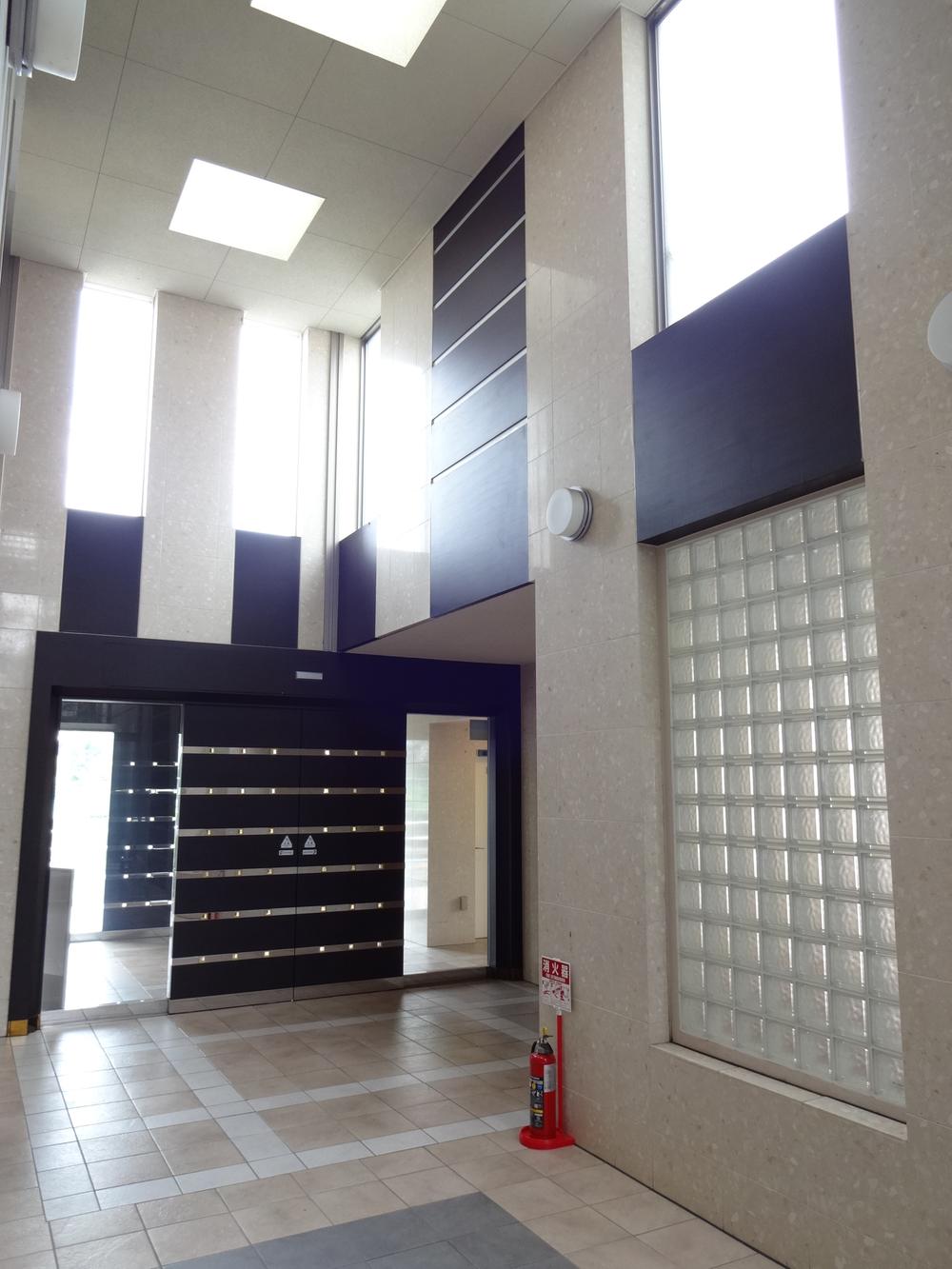 Entrance. Common areas