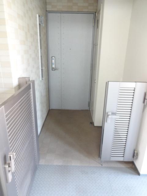 Other. With Arukopu Ideal for stroller storage