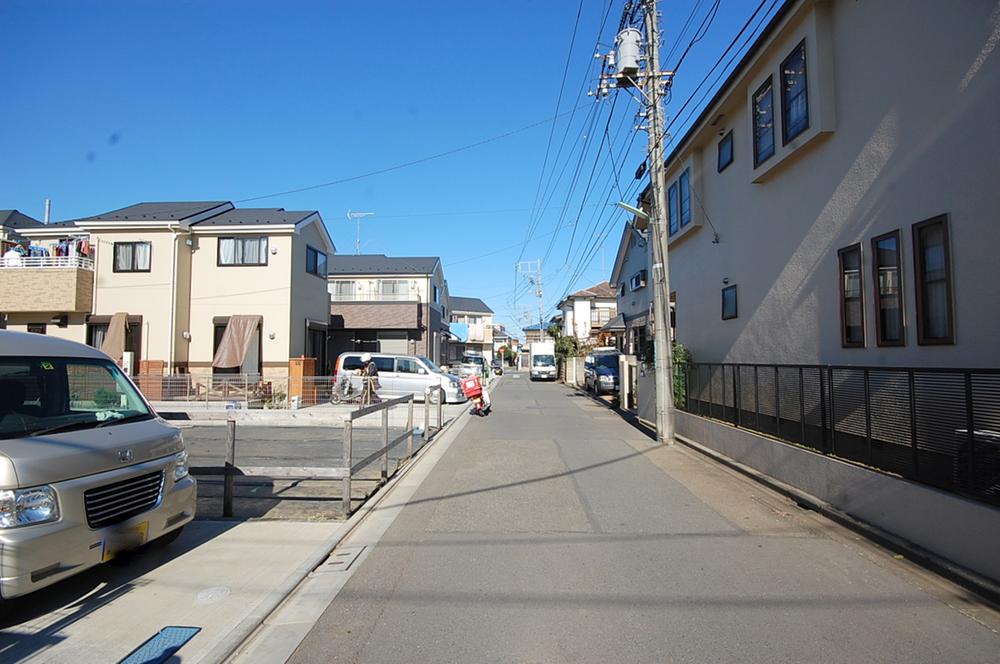 Local photos, including front road. Local Photos