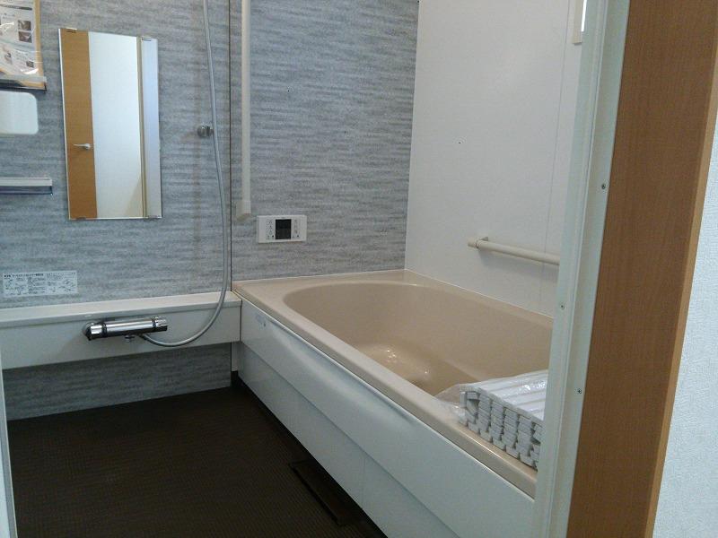 Bathroom. 1 Building