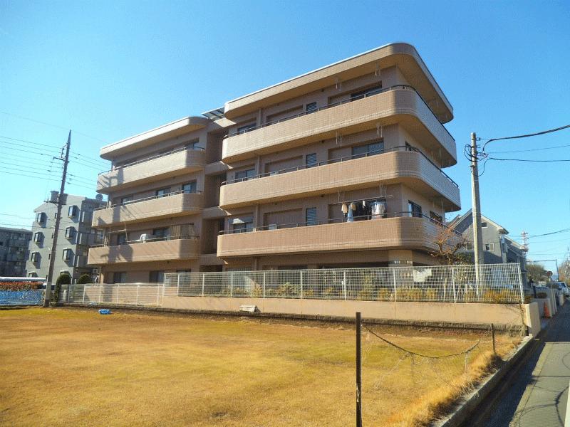 Local appearance photo. Local (12 May 2013) Shooting