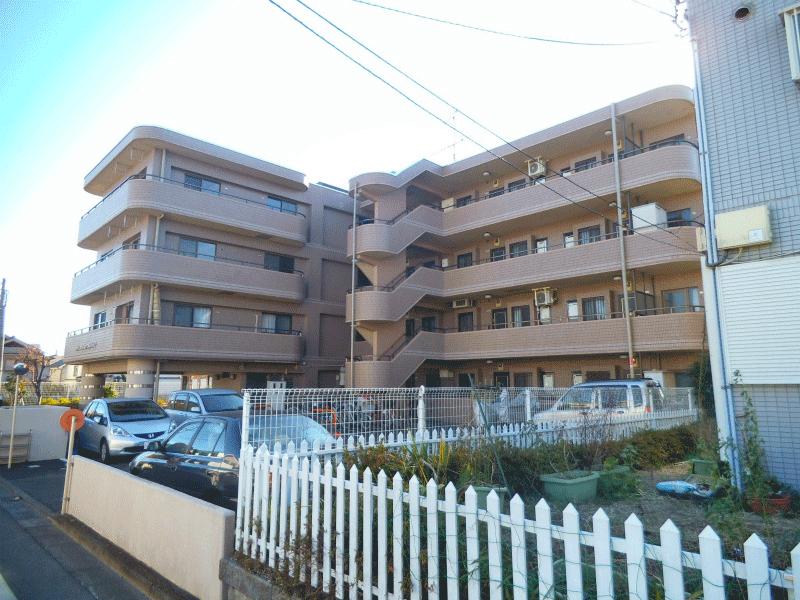 Local appearance photo. Local (12 May 2013) Shooting