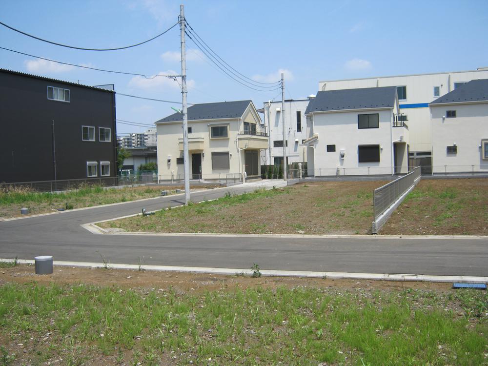 Local photos, including front road. Local (August 2013) Shooting