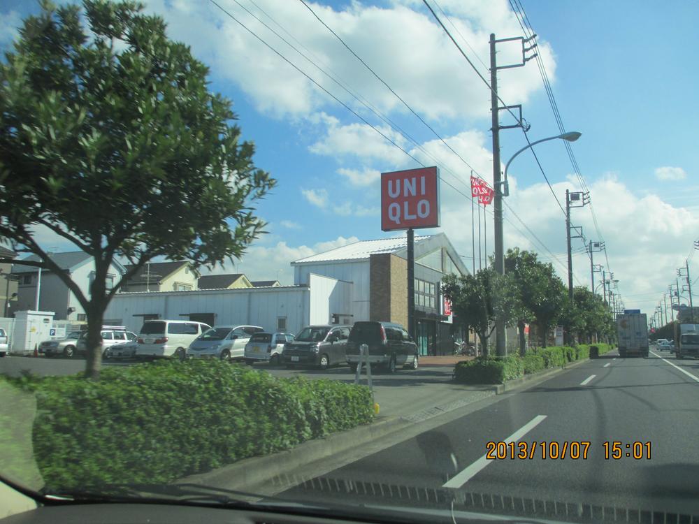 Drug store. Uniqlo & Son to drag 170m