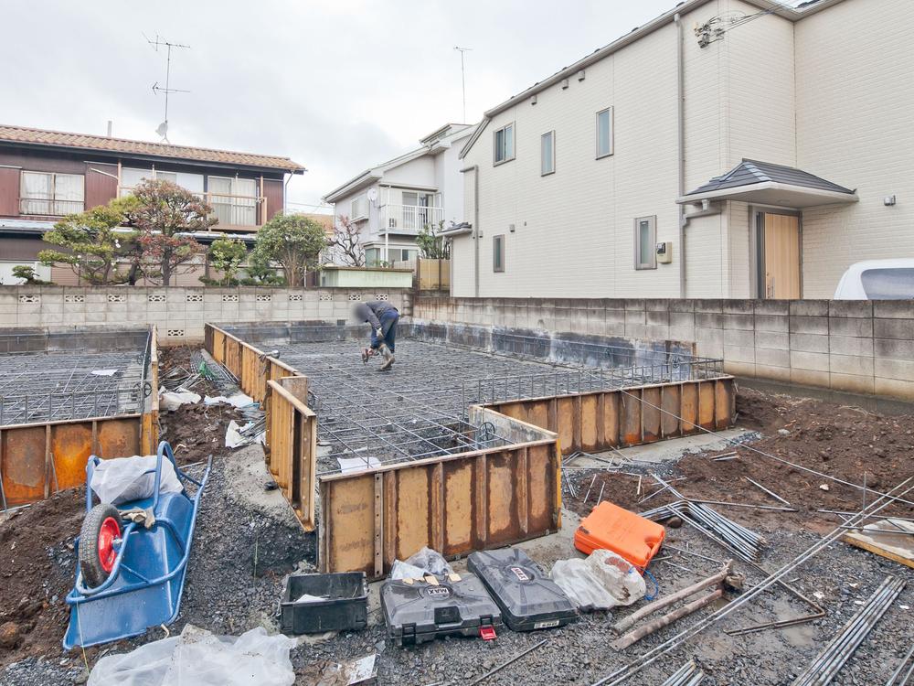 Local appearance photo. Local (12 May 2013) Shooting