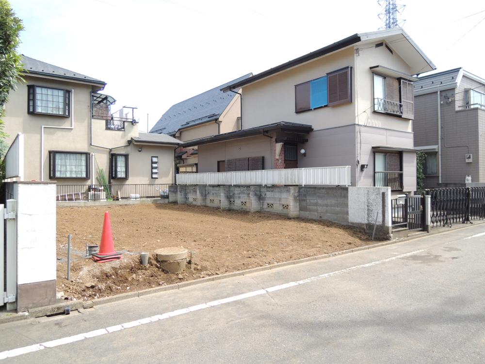 Local photos, including front road. Local (August 2013) Shooting