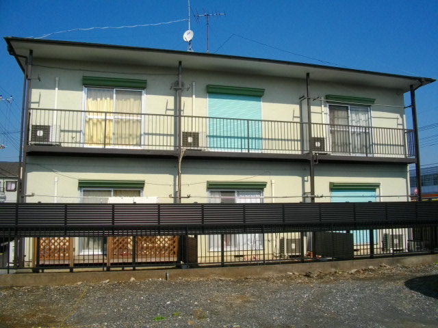 Building appearance. The best south-facing angle room! !