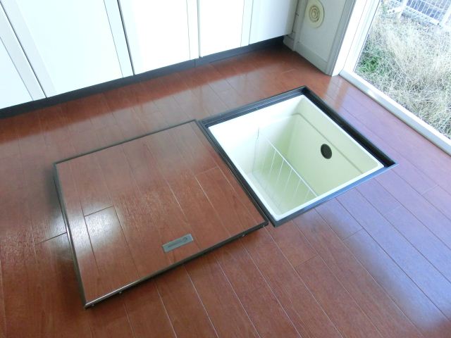 Receipt. ☆ It is under-floor storage ☆