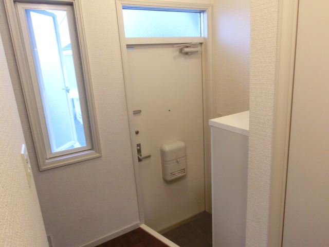 Entrance. ☆ Entrance is with window ☆