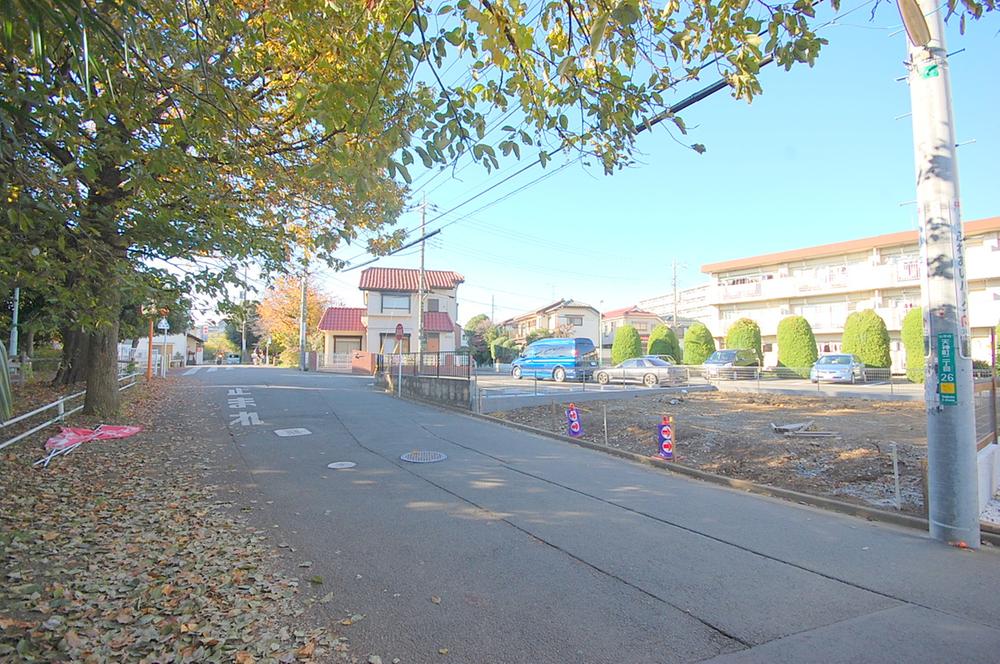 Local photos, including front road. Local Photos