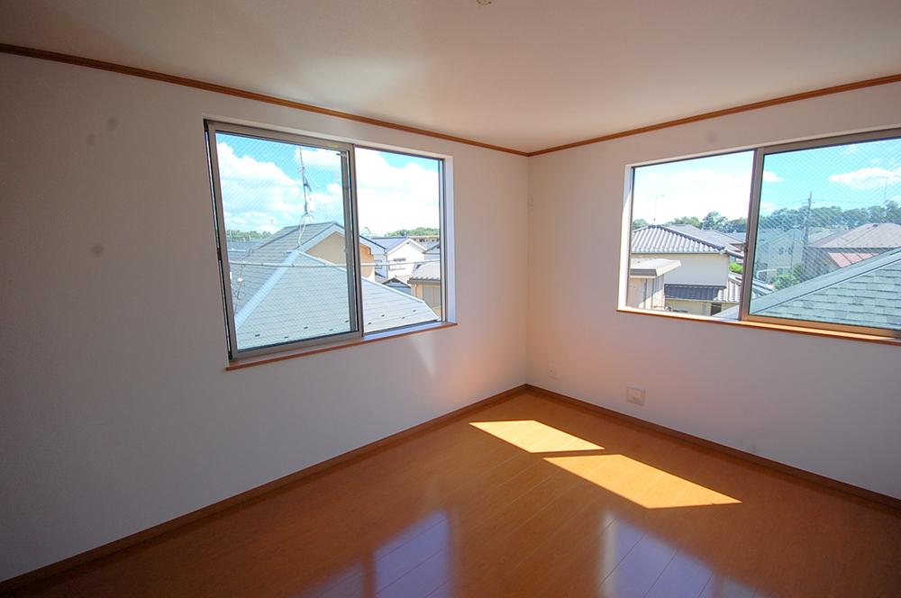 Non-living room. Western-style construction cases