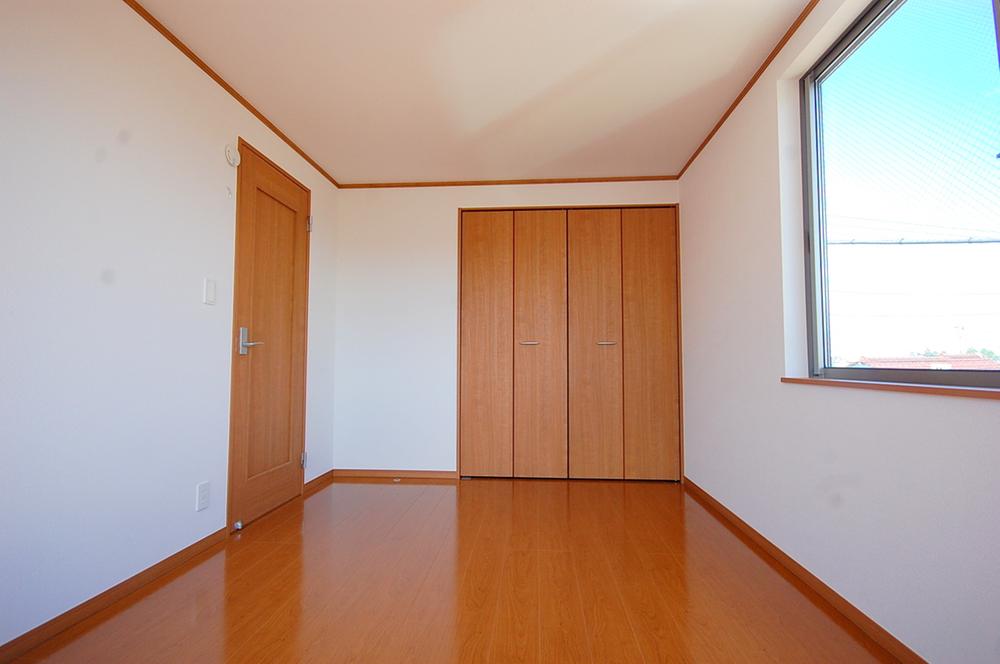 Non-living room. Western-style construction cases