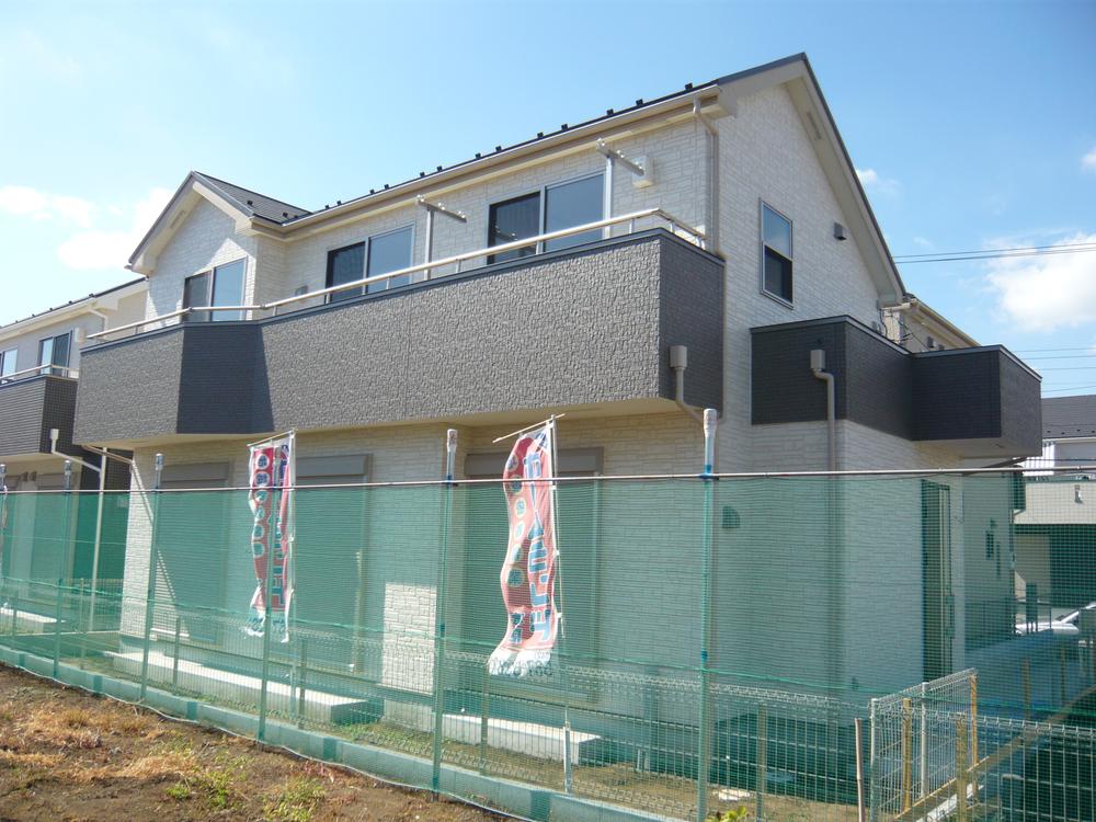 Building plan example (exterior photos). Seller construction cases