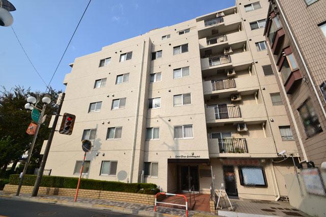 Local appearance photo. Local (11 May 2013) Shooting