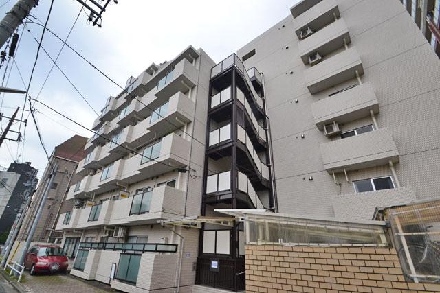 Local appearance photo. Local (11 May 2013) Shooting