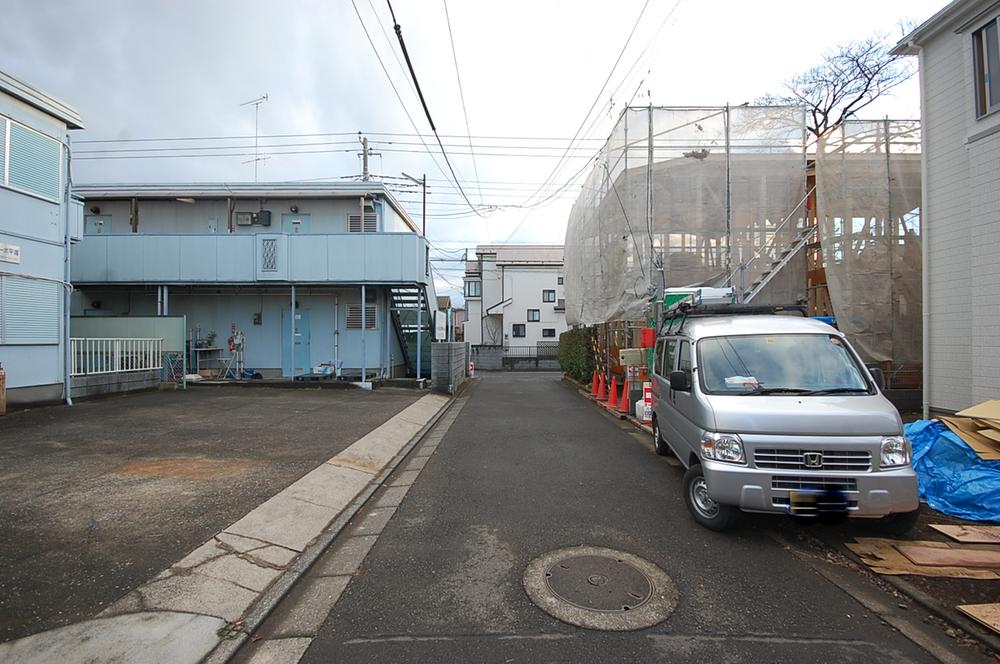 Local photos, including front road. Local (12 May 2013) Shooting