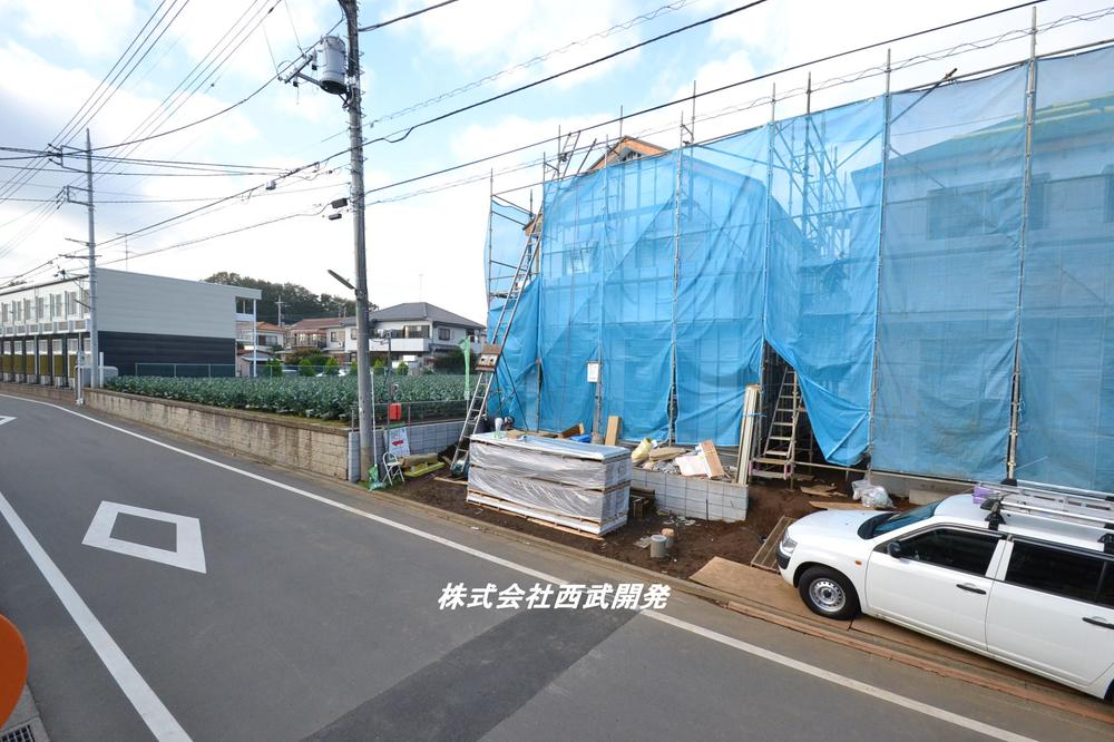 Local photos, including front road. Local (11 May 2013) Shooting