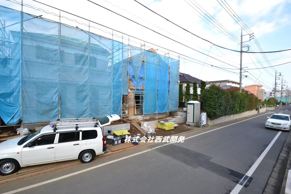 Local photos, including front road. Local (11 May 2013) Shooting