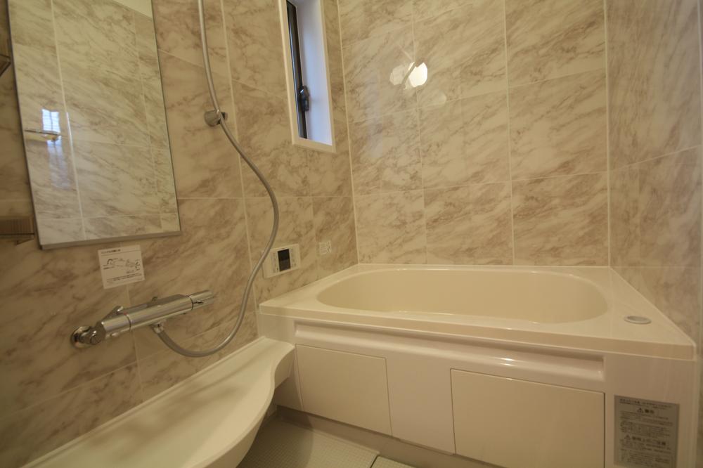 Bathroom. Indoor (12 May 2013) Shooting