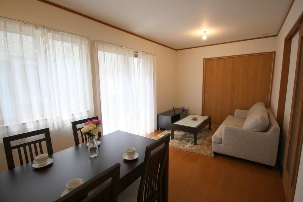 Same specifications photos (living). Seller construction cases