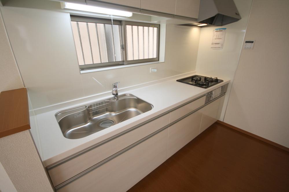 Same specifications photo (kitchen). Seller construction cases