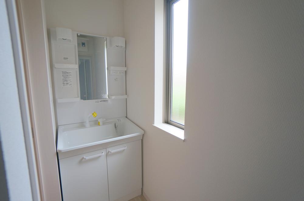 Wash basin, toilet. Indoor (September 2013) Shooting