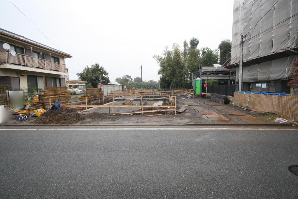 Local photos, including front road. Local (10 May 2013) Shooting