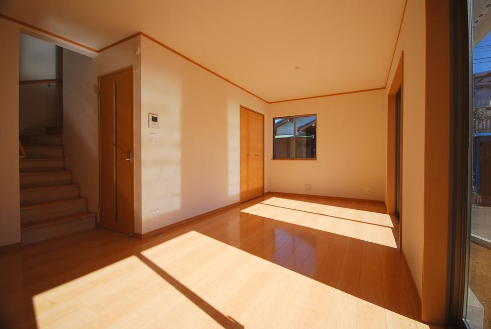 Same specifications photos (living). Example of construction