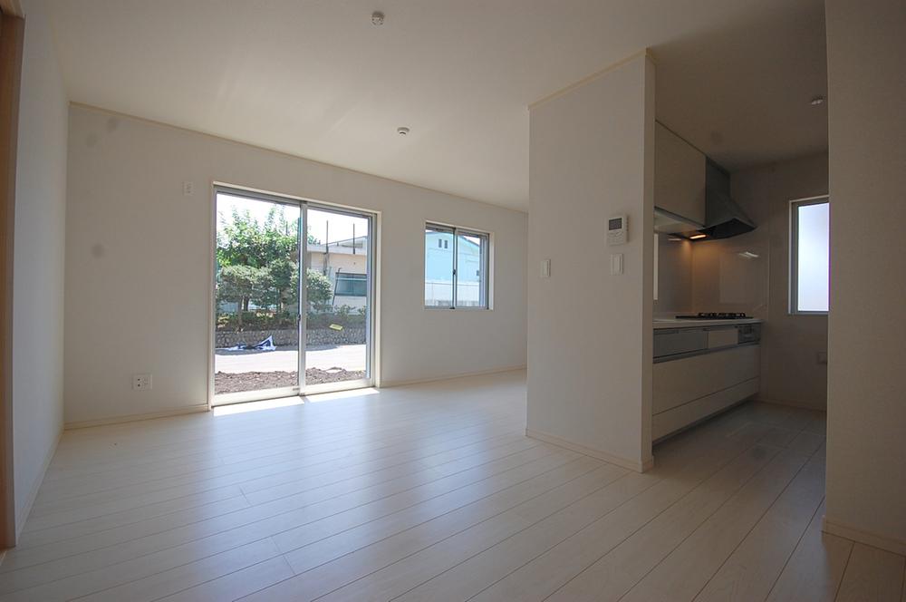 Same specifications photos (living). Example of construction