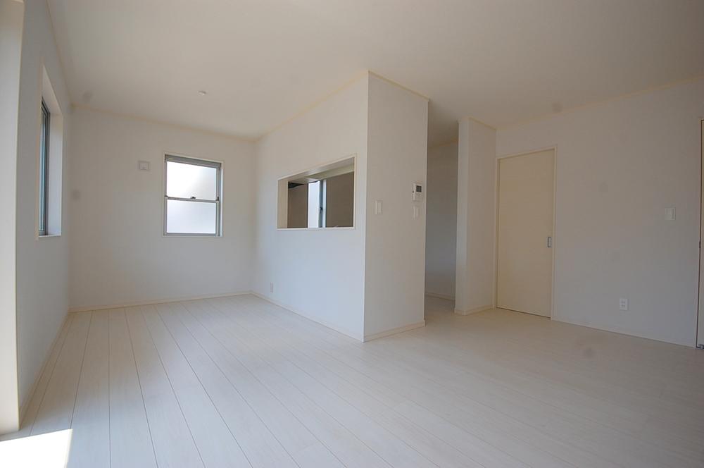 Same specifications photos (living). Example of construction