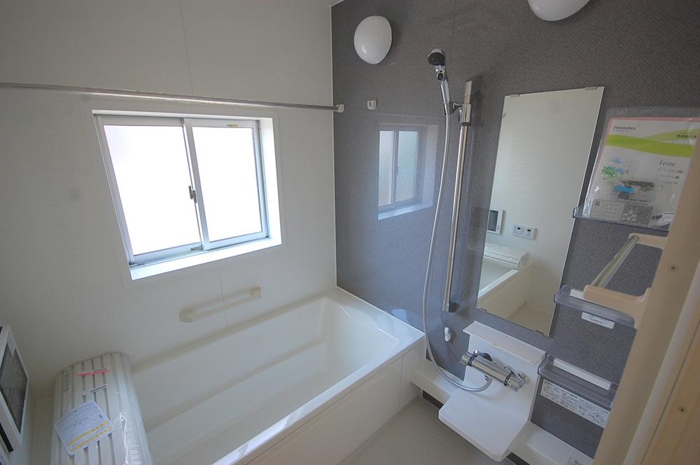 Same specifications photo (bathroom). Example of construction