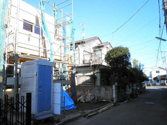 Local photos, including front road. Frontal road