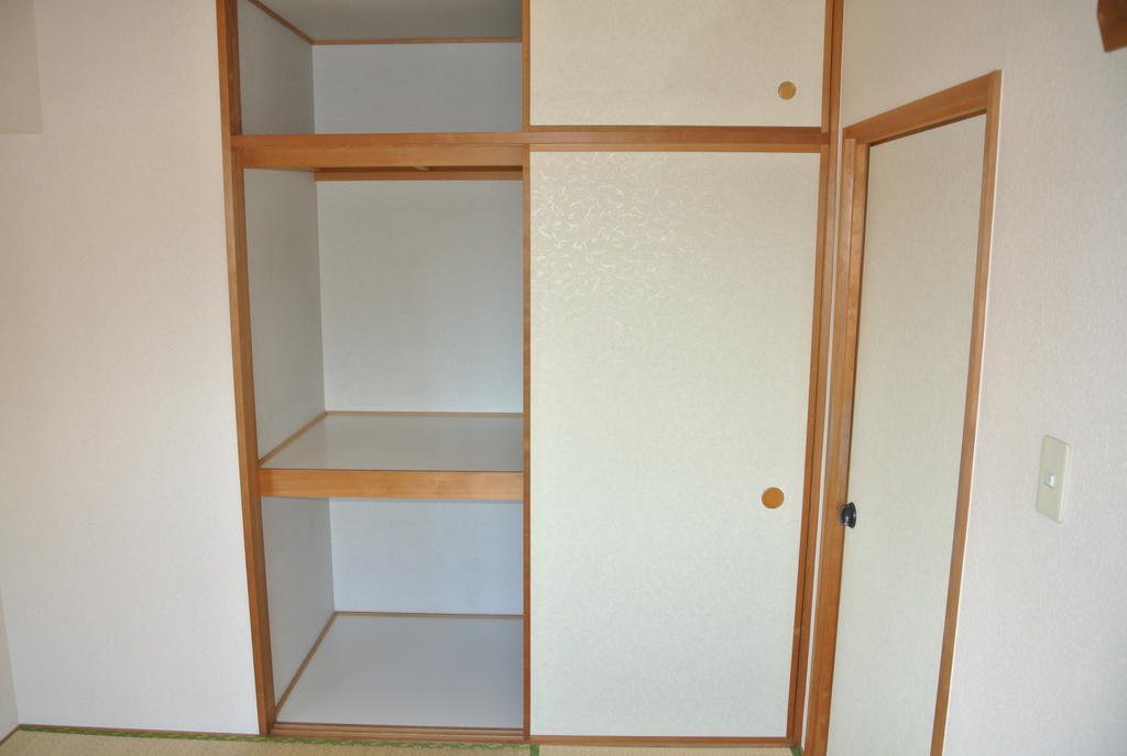Receipt. Japanese-style storage