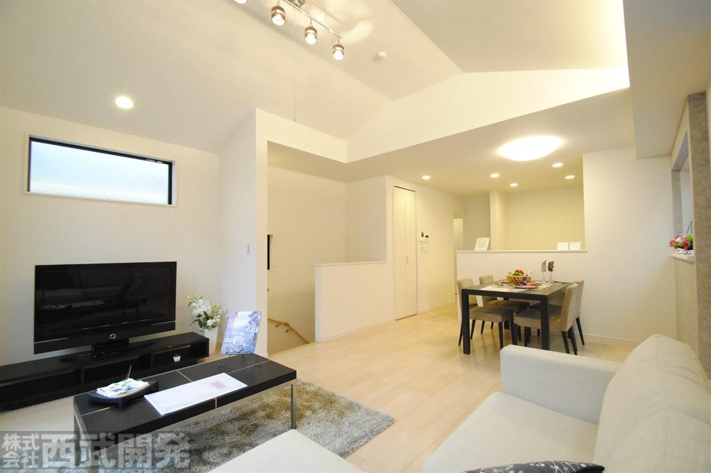 Living. A Building LDK19.2 Pledge Counter Kitchen Living floor heating Living stairs (Furniture and fixtures is not attached)