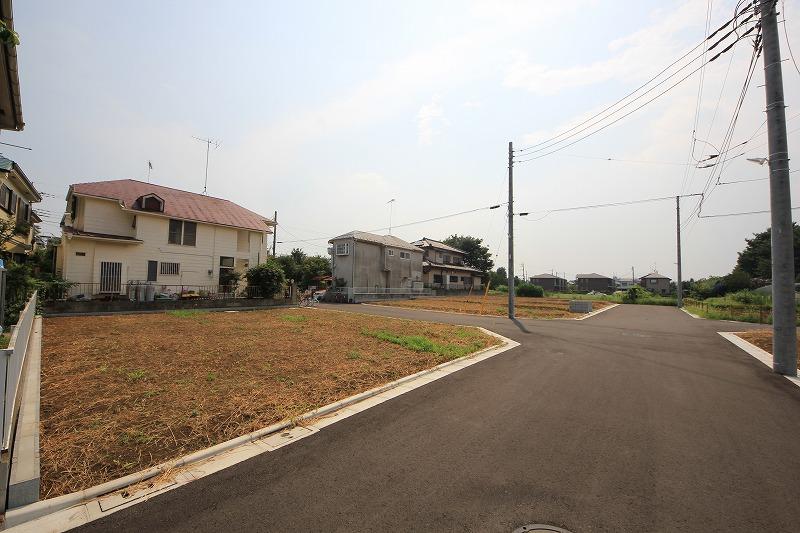 Local photos, including front road. Local (July 2013) Shooting