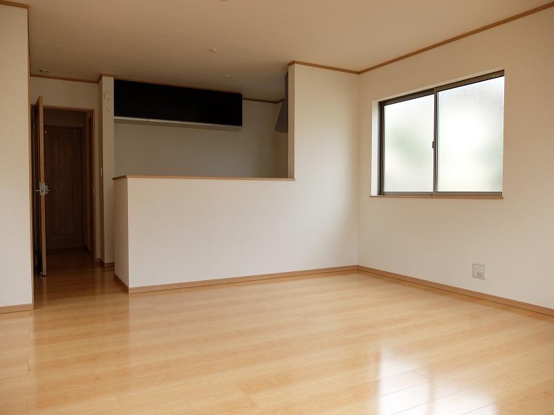 Living. Counter Kitchen