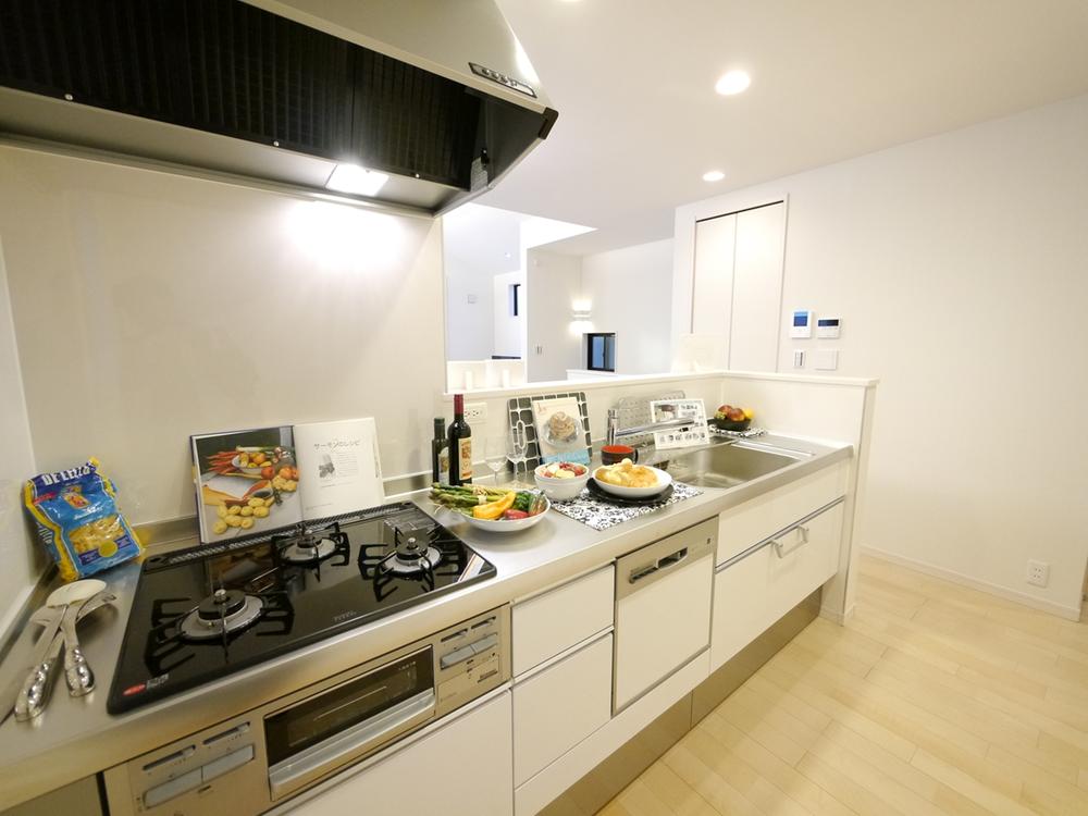 Kitchen. Dishwasher ・ With water purifier